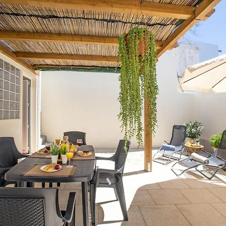 Holiday Bom By Interhome